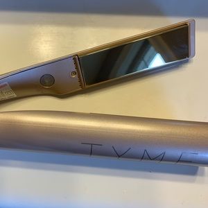 Chrome color TYME curling iron